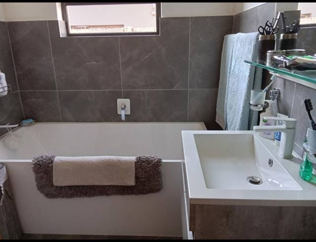 3 BEDROOM HOUSE FOR SALE IN KENSINGTON